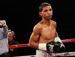 фото - Анхель Акоста победил Карлоса Буйтрахо техническим нокаутом