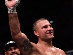 фото - Маурисио Руа сделал заявление после поражения от Потери в финальном бою карьеры