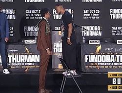 фото - Фундора одобряет! Турман забрался на стул и падал со сцены: видео