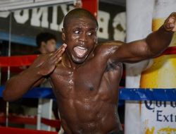 фото - Андре Берто: «Откуда столько критики? Я ведь дерусь не за деньги, как Флойд»