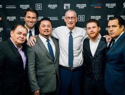 фото - Прогноз Эдди Херна: Союз между DAZN и Альваресом разрушит PPV-систему в боксе