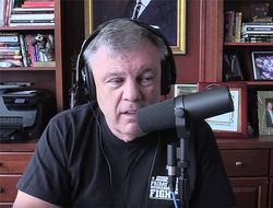 фото - «Шварценеггер, бродвейское шоу и лучшие ноги в боксе». Тедди Атлас — о бое Ломаченко – Накатани 