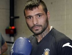 фото - Массивный Лукас Маттиссе показался в ринге: видео работы на лапах