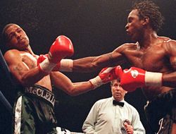 фото - Легендарные бои: Найджел Бенн vs. Джеральд Макклеллан — видео от vRINGe.com