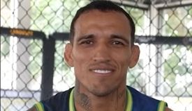 Экс-чемпион Оливейра озадачил признанием: «Или я просто схожу с ума»