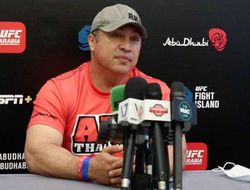 фото - Возвращаться или нет? Тренер Хабиба Нурмагомедова дал ему совет 