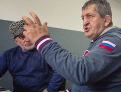 фото - Отец Нурмагомедова — о бое с Макгрегором и скандале с бомжами