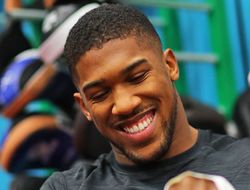 фото - Энтони Джошуа: Тайсон Фьюри берёт паузу, реванша с Дионтэем Уайлдером не будет!