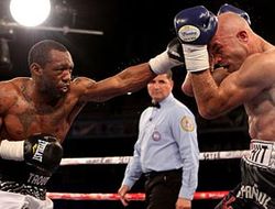 фото - Остин Траут, победив Альвареса, без проблем завоевал титул чемпиона мира