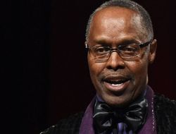 фото - Назван рефери и судьи боя Мэйуэзера и Пакьяо