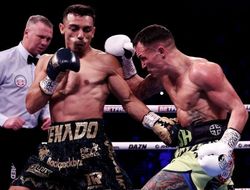 фото - У нас новый чемпион мира! Лопес отобрал пояс у Уоррингтона