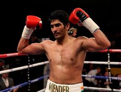 фото - Апсет в Индии. Безвестный россиянин нокаутировал Олимпийского призёра: видео