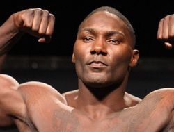 фото - Видео взвешивания перед UFC on Fox 18: Энтони Джонсон — Райан Бэйдер