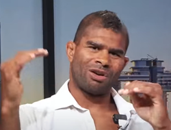 фото - «Вытрите слёзы, Оверим ещё не на пенсии!» Новые подробности заявления Алистара