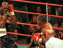 фото - Майк Тайсон или Риддик Боу? Эвандер Холифилд размышляет о камбэке