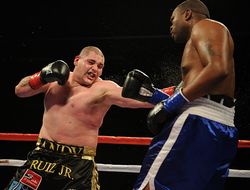 фото - Андеркарт возвращения Мэнни Пакьяо: Руис-младший, Шиминь, Вердехо