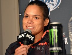 фото - Аманда Нуньеш: Не понимаю, как Ронда так далеко зашла