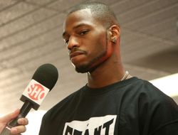 фото - Чед Доусон остановил Корнелиуса Уайта