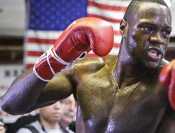 фото - Уайлдеру сделают две операции; он слишком утончённый для своего удара — тренер