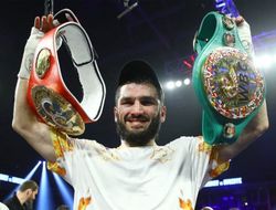 фото - Артур Бетербиев: Хотел подраться с Усиком, когда он стал абсолютным чемпионом