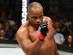 фото - UFC 220: Даниэль Кормье разбил Волкана Оздемира