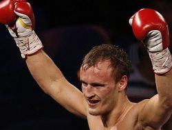 фото - Результаты из Екатеринбурга: Градович с трудом победил Беррио, Чупраков остановил Сонсону, Курбанов победил Стапулёниса