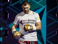 фото - Супертяжёлый проспект Романов нокаутировал экс-чемпиона Ляховича