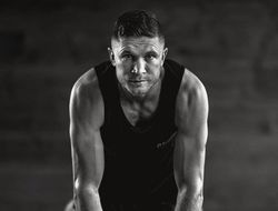 фото - Танцы Усика в Окснарде, из Беринчика выбили беса, Баранчик со звездой — соцсети 