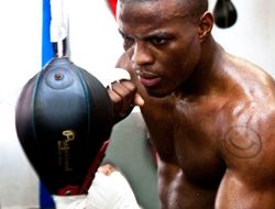 фото - Киллин не спешит подписывать контракт на бой с Коробовым