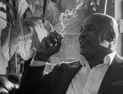 фото - Донэйр и Барнетт подружились до боя, Мэйуэзер и Де Ла Хойя снова ругаются, Тайсон благодарит Макгрегора — соцсети