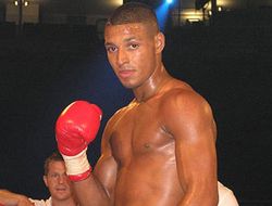 фото - Келл Брук невыразительно победил Майкла Дженнингса