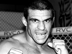 фото - Витор Белфорт: «В UFC нужно чаще разыгрывать "временный" титул»