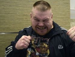 фото - Видео. Дацик опять вышел помахать кулаками в кабаке