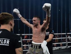 фото - Тренер Тейлора: Если Баранчик выйдет из Суперсерии, то у него отнимут титул