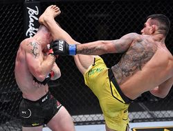 фото - Рафаэль дос Аньос справился с Полом Фелдером в главном бою UFC Fight Night 182