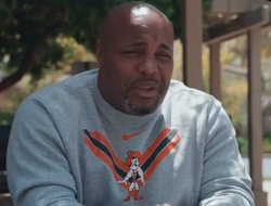 фото - Кормье предостерегает Махачева об опасности боя с Маддаленой