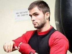 фото - Дмитрий Митрофанов упал на первых секундах боя с Кантерсом, но не проиграл