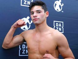 фото - Майк Тайсон нахваливает Райана Гарсию. Тот вне себя от восторга