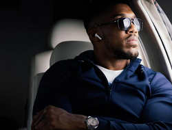 фото - Джошуа и Алалших в ожидании результата боя Фьюри-Усик: кадр дня