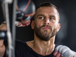 фото - Бивол слишком крупный для Канело Альвареса: мнение экс-чемпиона