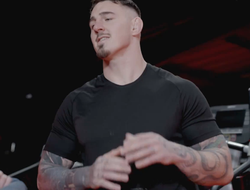 фото - Держите этого тролляку! Аспиналл «обратился к Джонсу»: видео