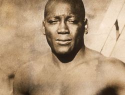 фото - Президент Трамп с подачи Сталлоне, Уайлдера и Льюиса помиловал Джека Джонсона