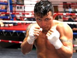 фото - Гэри Расселл никак не дойдёт до ринга: претендент травмировался, бой отложен