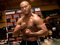 фото - Промоутер: «Гузман начинал ломать Аллахвердиева, надеемся на реванш»