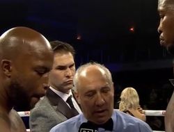 фото - Супертяжёлый мэйн ивент прерван из-за рассечения: видео