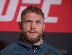 фото - Рафаэль Физиев уничтожил Ренато Карнейро на UFC 256 — видео жёсткого нокаута