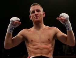 фото - Флэнеган и Хукер могут сразиться за титул Кроуфорда в апреле — СМИ