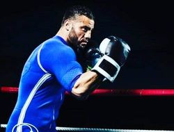 фото - Чарр пытается реанимировать карьеру: есть соперник. На разогреве – Выхрист