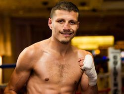 фото - (Результаты) Хесус Сото Карасс нокаутировал Андре Берто