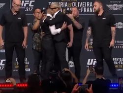 фото - Стало известно, о чём разговаривали Топурия и Оливейра во время дуэли взглядов